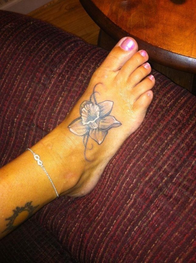 1498480024 777 friend tattoos narcissus birthstone flower tattoo for my wonderful husband