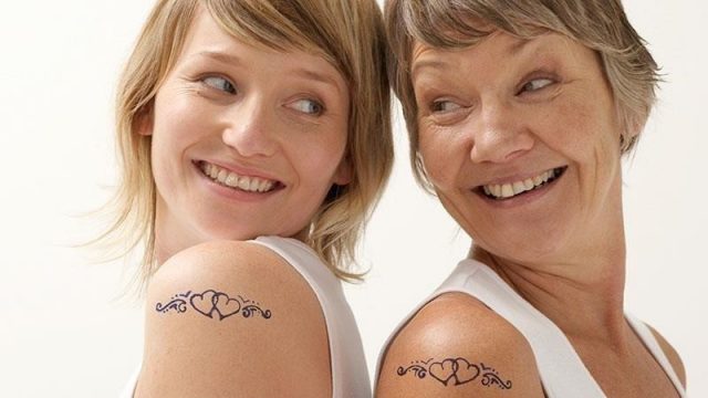 1594895778 20 meaningful tattoos for mother and daughter 1