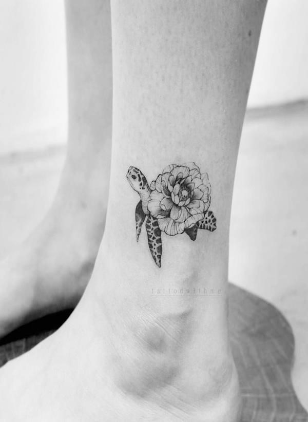 Beautiful Example Of Sea Turtle Tattoo With Their Meanings 13