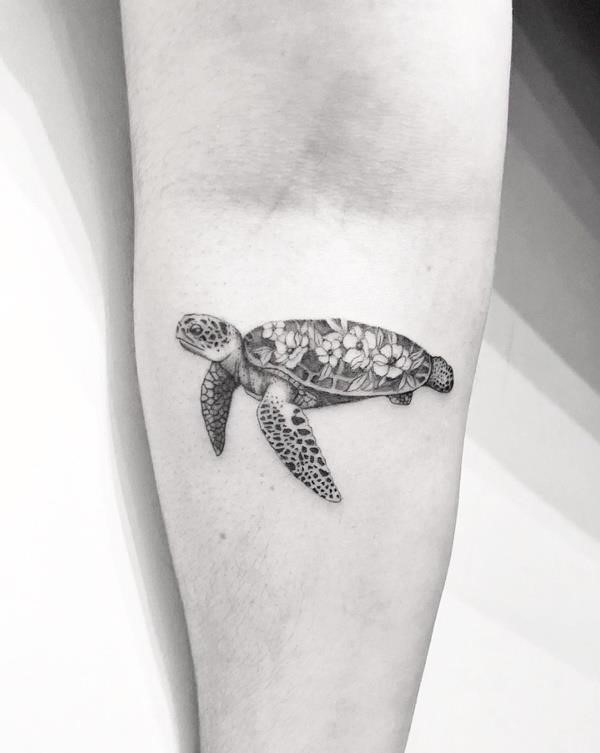 Beautiful Example Of Sea Turtle Tattoo With Their Meanings 7 1