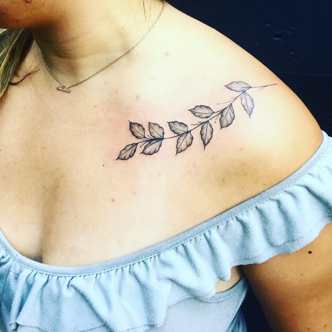 Unique Flower Collarbone Tattoo Designs for Women - Ace Tattooz