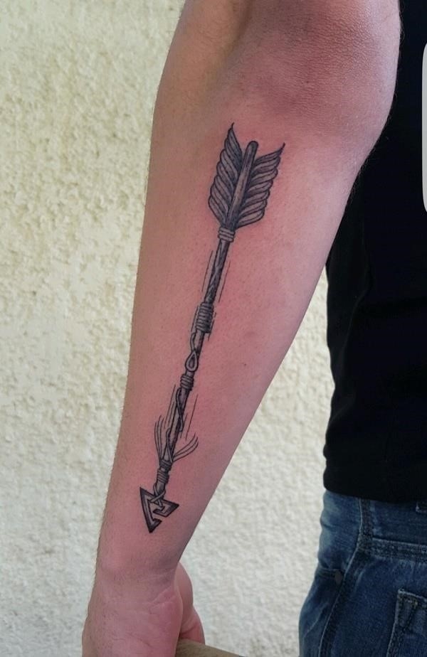 Cool And Stylish Arrow Tattoos For Men 10 1
