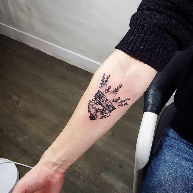 Crown Tattoos  16