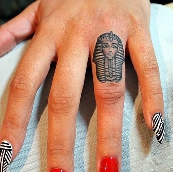 Cute Finger Tattoos Designs 74
