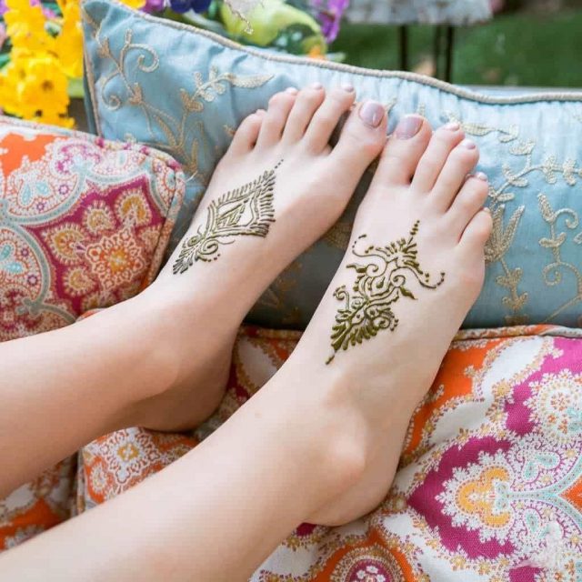 Feather inspired henna on the tops of your feet