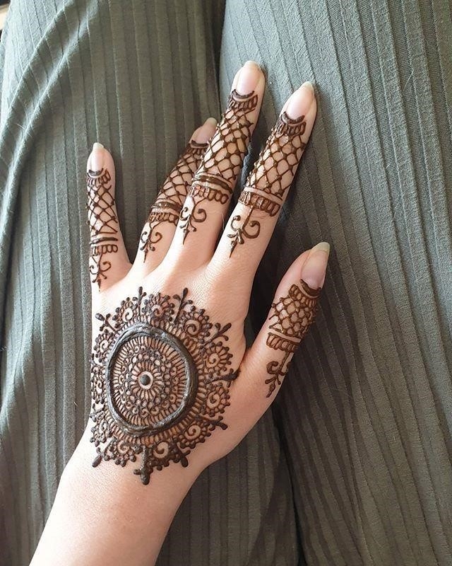 henna tattoo