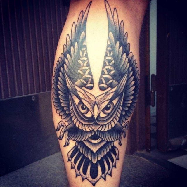 Tattoo artist Karl Wiman gives this old school tattoo of an owl a modern edge by using dotwork shading