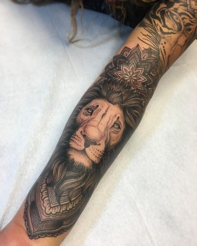 A49643e5fddd87290201bef066980963  lion tattoo sleeve women woman half sleeve tattoo