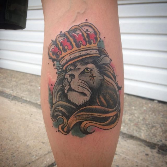 Crown tattoo 30