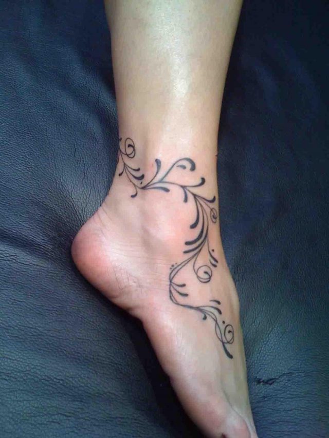 Feminine tattoo on ankle