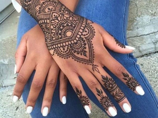 Henna tattoo design