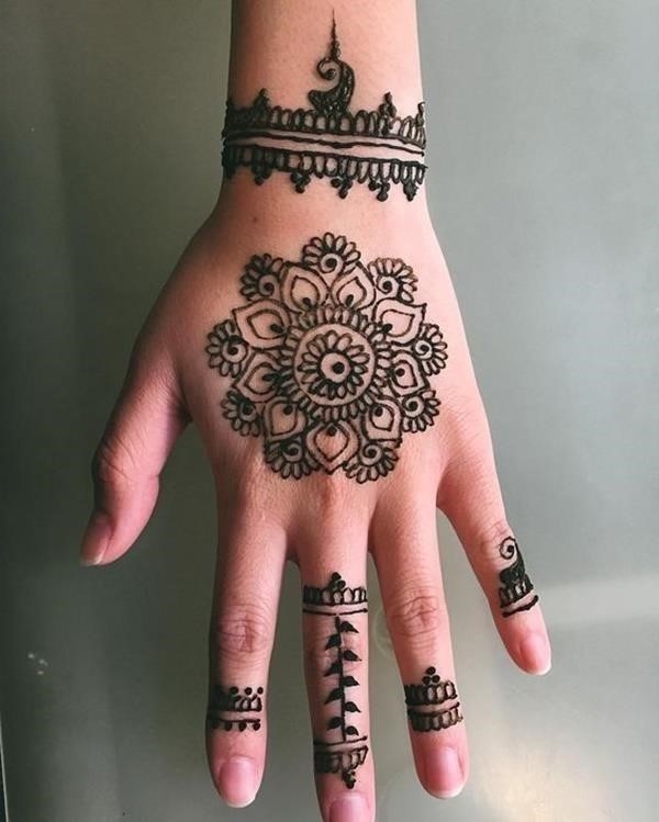 45 Simple Henna Tattoo Designs to Show Off in Warm Weather