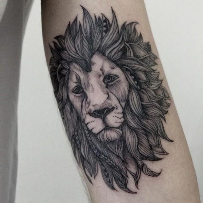 Mena Suvari Lion Tattoo Ideas On Back Neck Tattoo  फट शयर