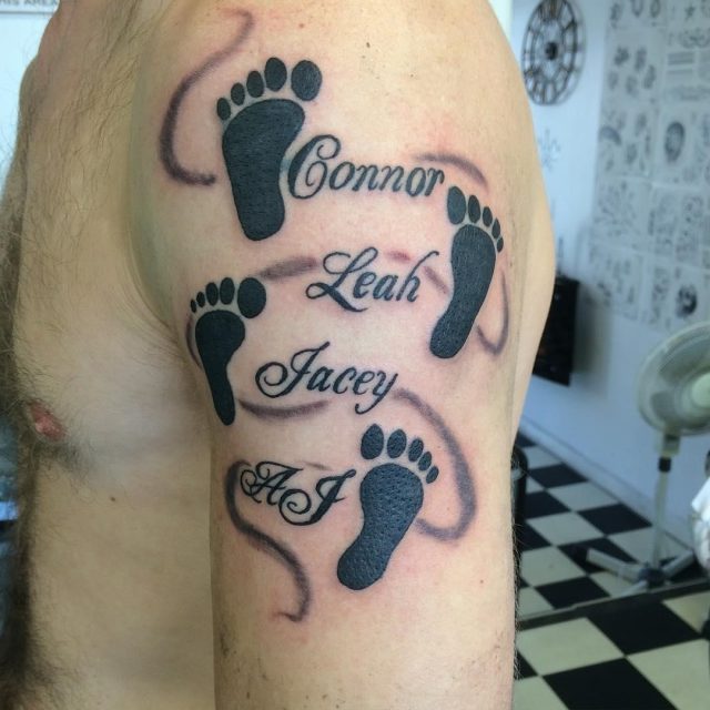 Name tattoo 38