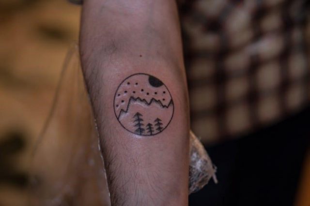 Stick and poke tatuaje 830×553